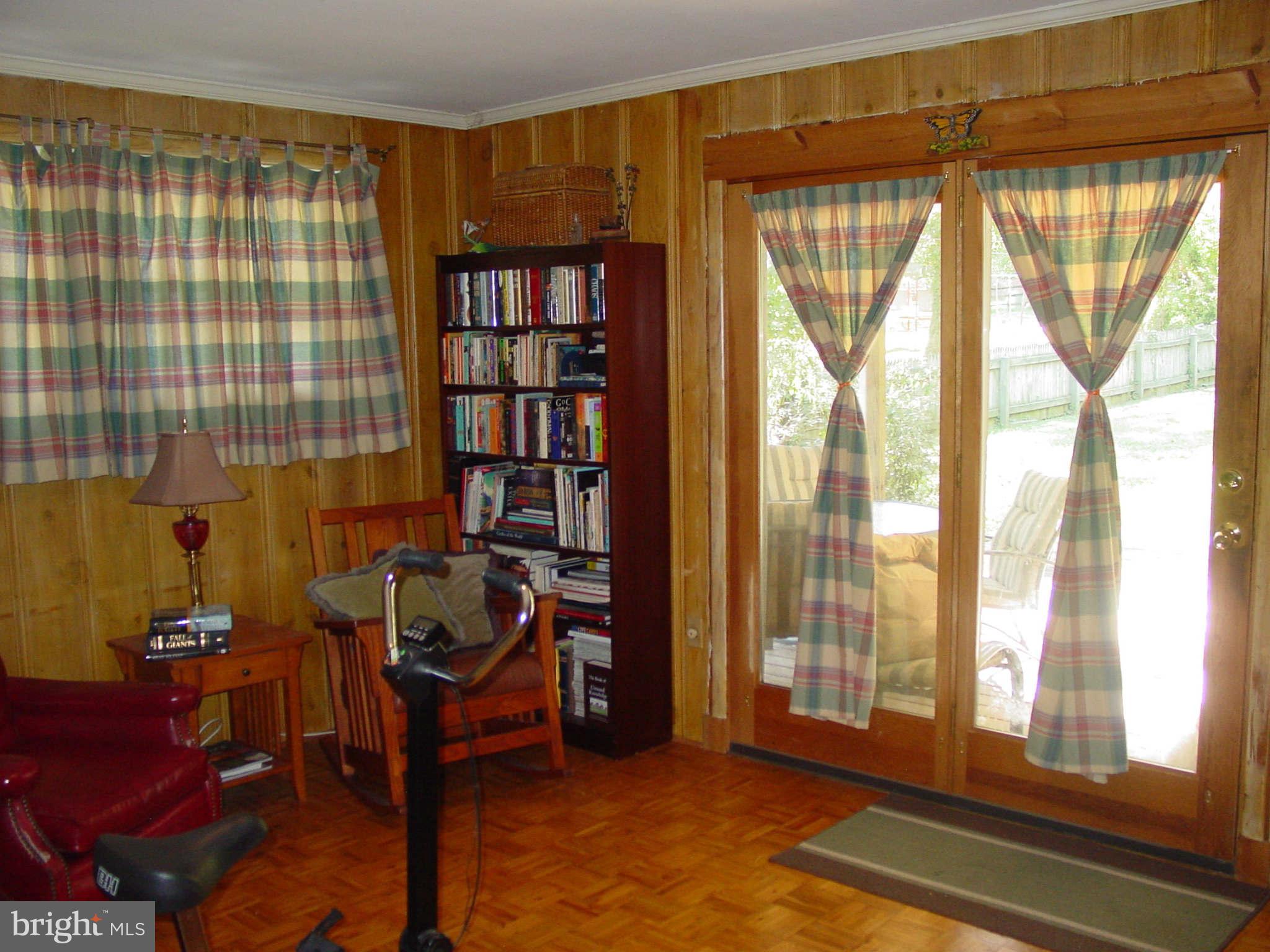 6102 Rusk Avenue Baltimore, MD 21209 - Photo 7 of 21 Family Room