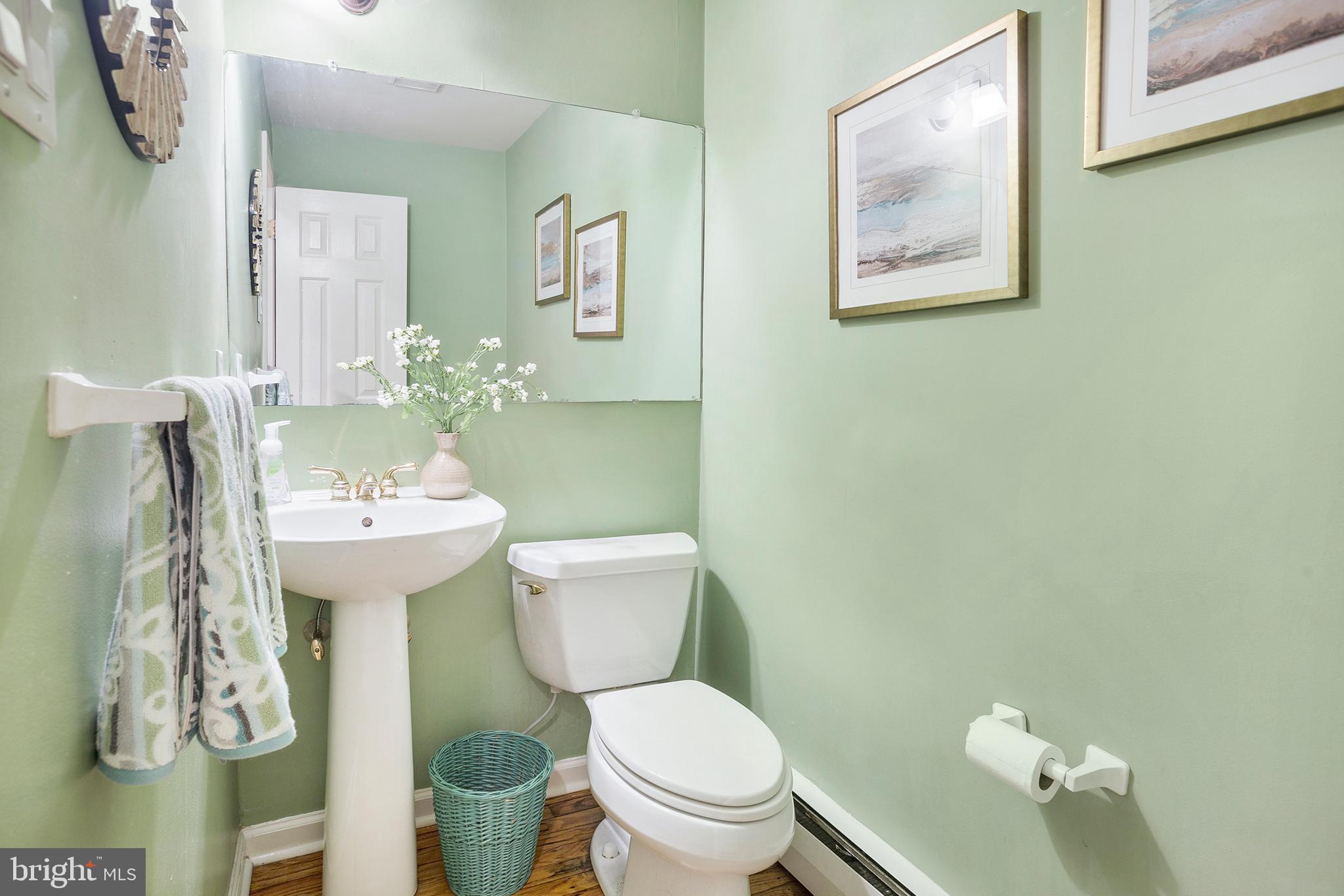 833 Milmar Road Newtown Square, PA 19073 - Photo 20 of 24 Powder Room