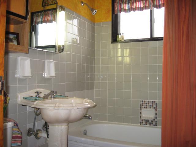 930 Pawnee Road Carmel, IN 46032 - Photo 9 of 12 Gallery Image 9