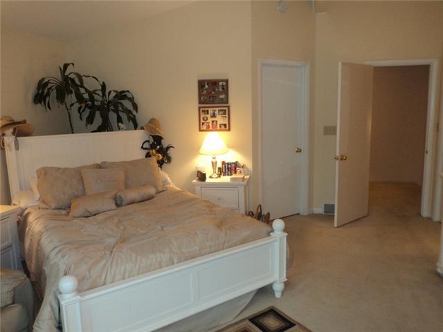 2750 Lymington Road Columbus, OH 43220 - Photo 19 of 25
