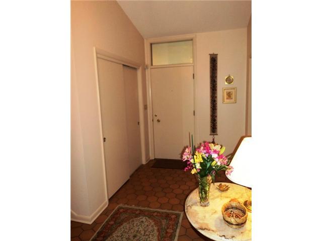 2750 Lymington Road Columbus, OH 43220 - Photo 3 of 25