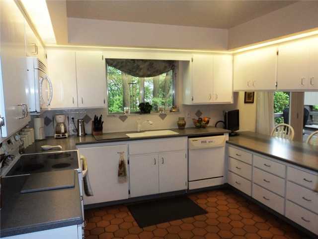 2750 Lymington Road Columbus, OH 43220 - Photo 10 of 25