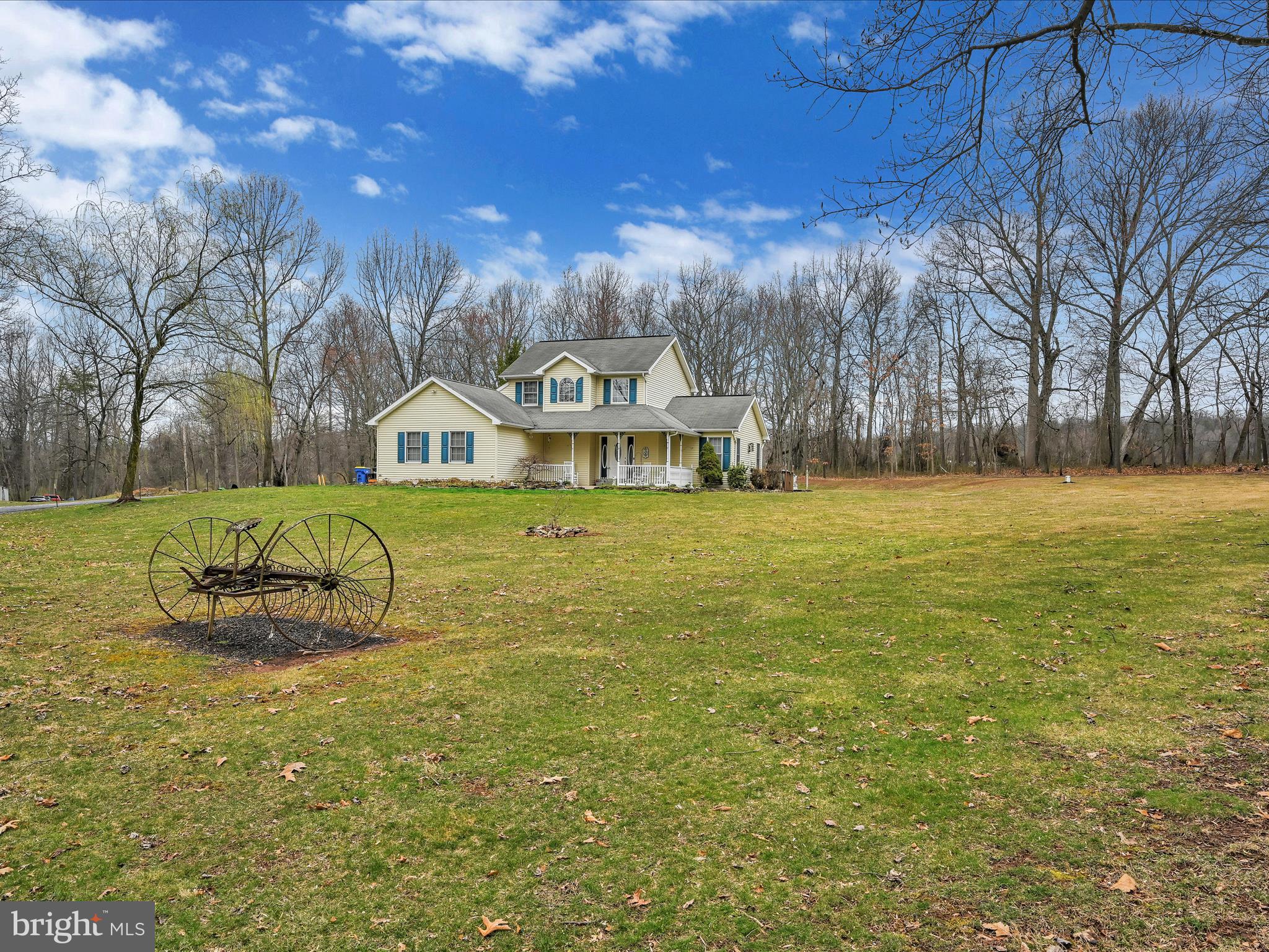 335 Roxberry Road York Haven, PA 17370 - Photo 6 of 38 front