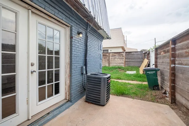 $935 | 2217 Mission Hill Drive, Unit A, Austin, TX 78741