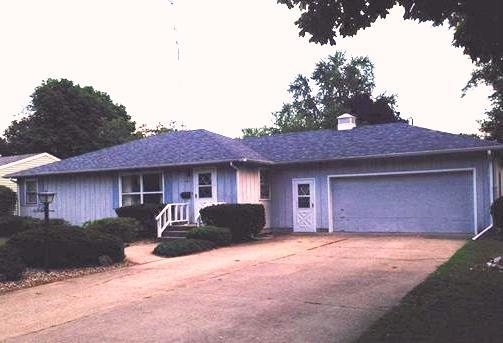 1217 Jackson Boulevard Rochester, IN 46975 - Photo 1 of 9 Gallery Image 1