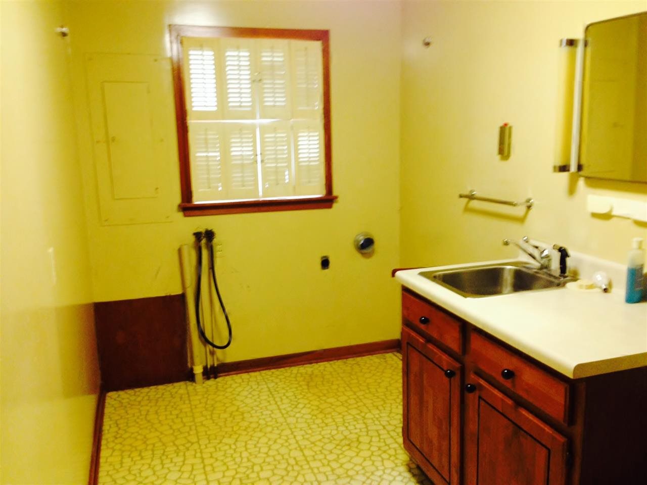 1217 Jackson Boulevard Rochester, IN 46975 - Photo 5 of 9 Gallery Image 5