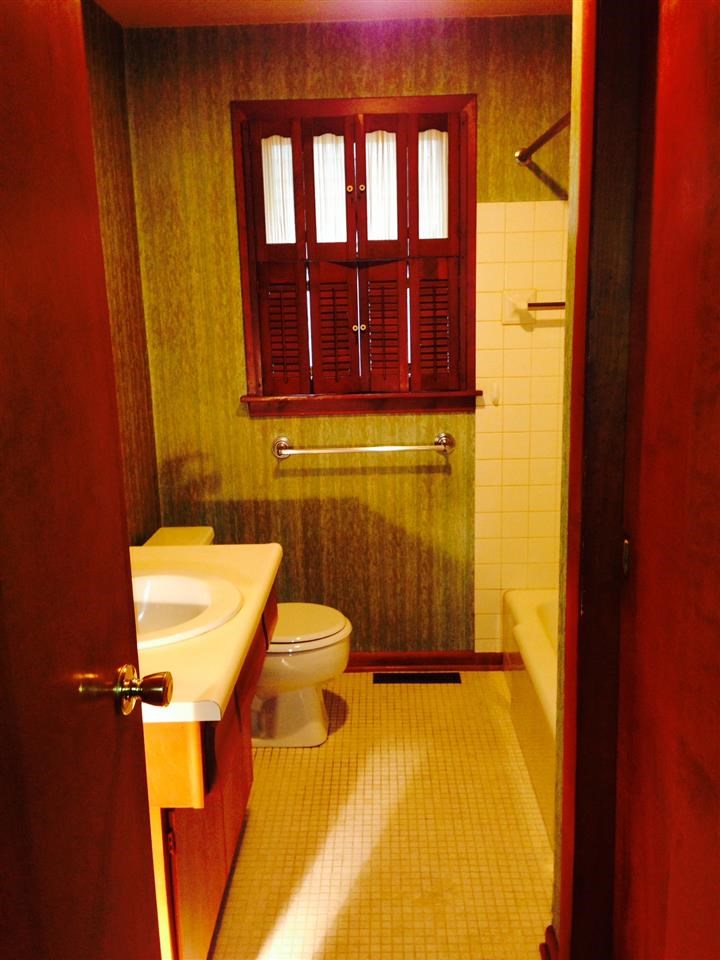 1217 Jackson Boulevard Rochester, IN 46975 - Photo 7 of 9 Gallery Image 7