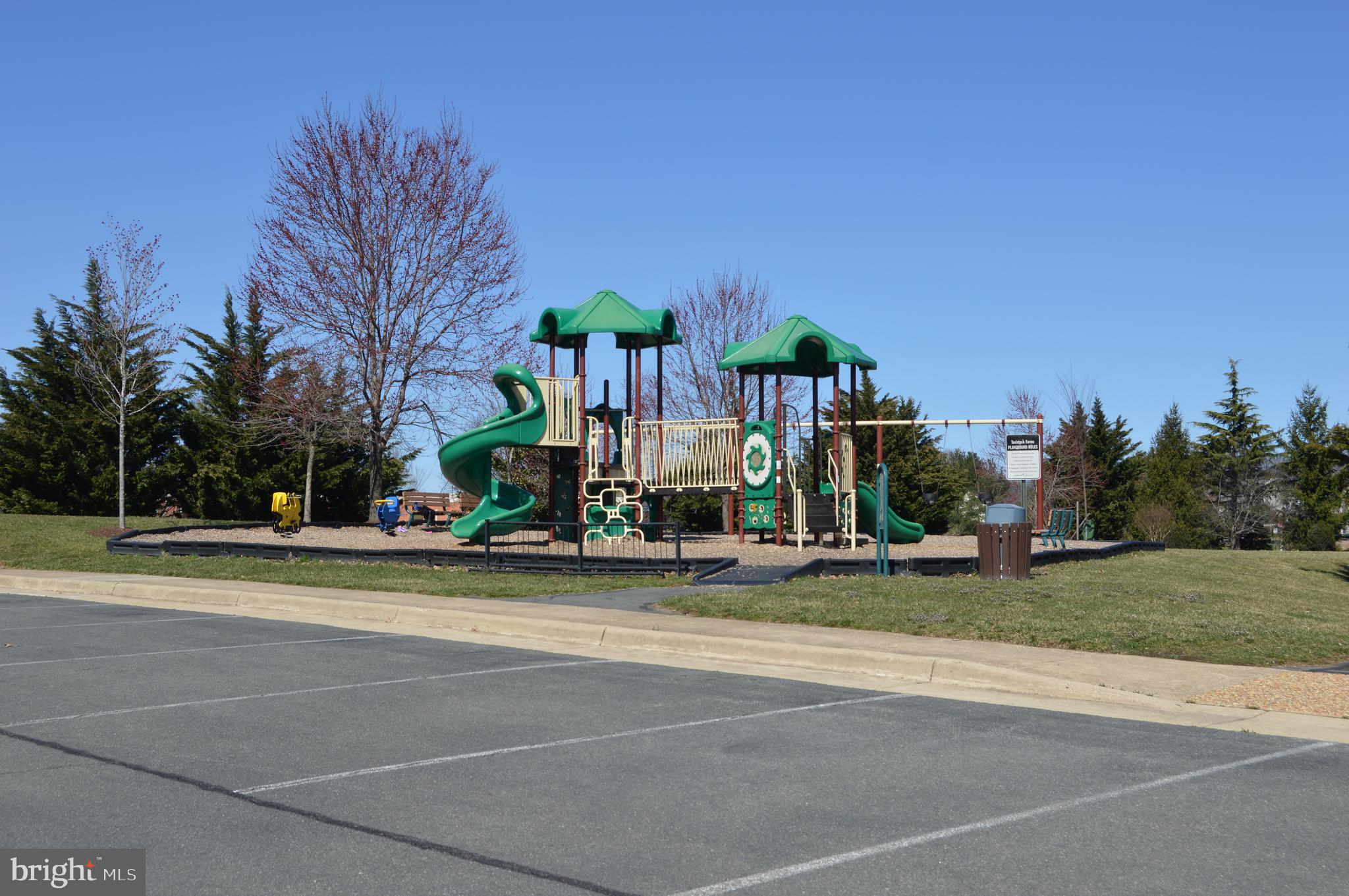613 Springhouse Square Southeast Leesburg, VA 20175 - Photo 35 of 36 Walk to playground