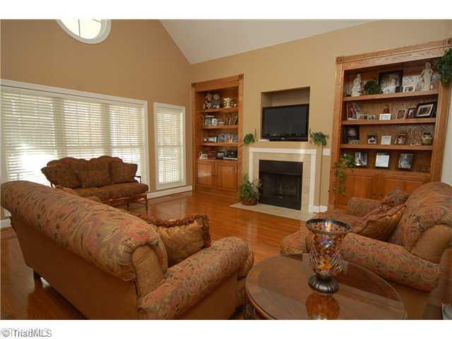 3605 Hunting Ridge Drive High Point, NC 27265 - Photo 4 of 16 Living Room.