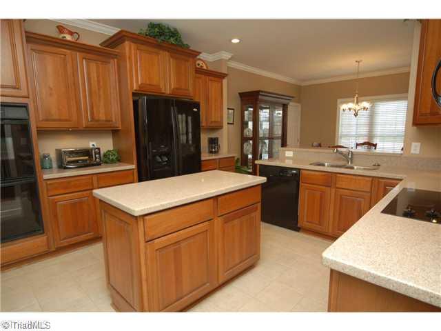 3605 Hunting Ridge Drive High Point, NC 27265 - Photo 6 of 16 Kitchen.