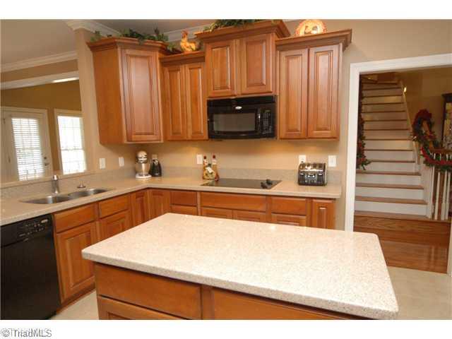 3605 Hunting Ridge Drive High Point, NC 27265 - Photo 7 of 16 Kitchen.