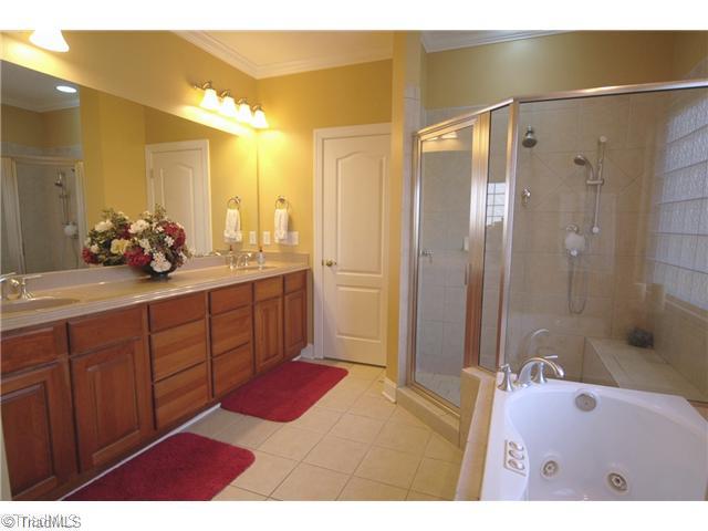 3605 Hunting Ridge Drive High Point, NC 27265 - Photo 10 of 16 Master Bath/Spa.