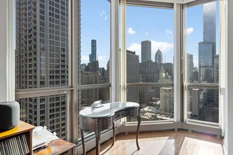 $1,375,000 | 21 East Huron Street, Unit 2803, Chicago, IL 60611