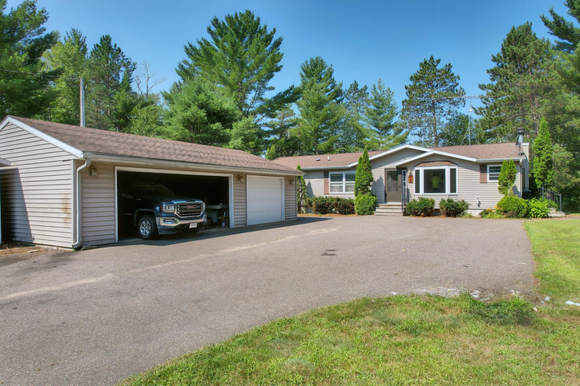 6043 Shore Dr Drive Rhinelander, WI 54501 - Photo 5 of 26 Gallery Image 5