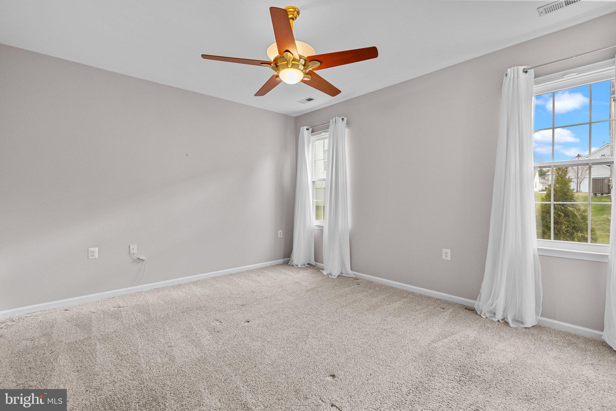 55 Bluebonnet Road Langhorne, PA 19047 - Photo 18 of 33 Large owners bedroom