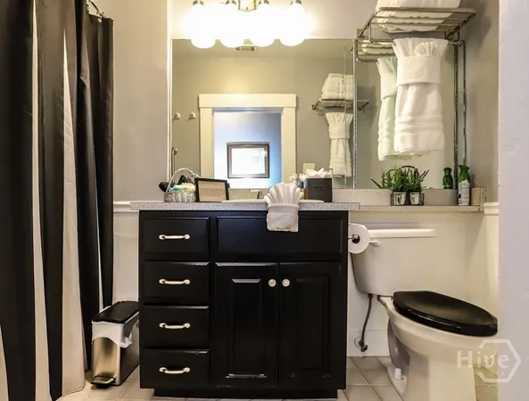 $658,000 | 111 Lincoln Street, Unit 1B, Savannah, GA 31401