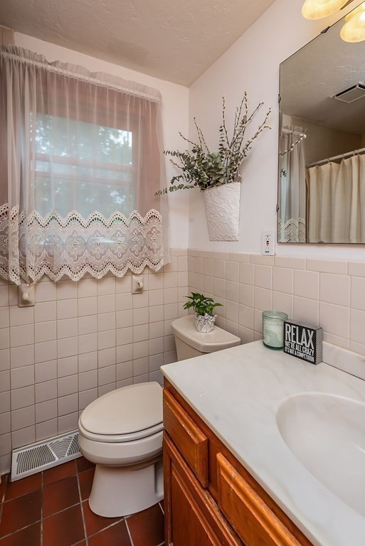 8 Edgewood Road Sharon, MA 02067 - Photo 22 of 33 Gallery Image 22