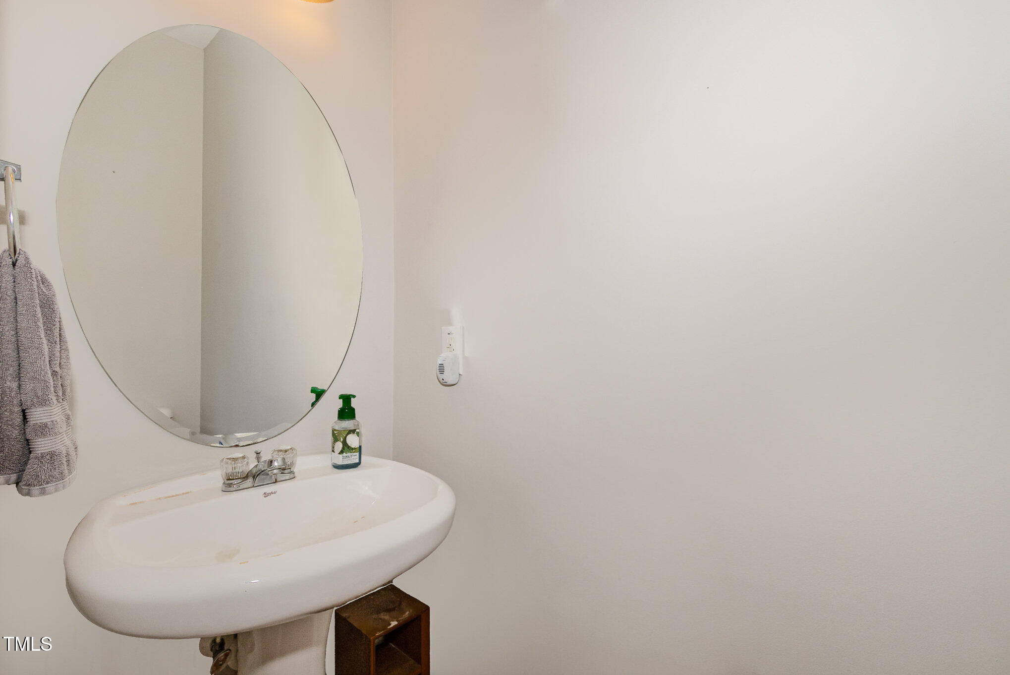 117 Gallent Hedge Trail Apex, NC 27539 - Photo 13 of 35 014_file_301