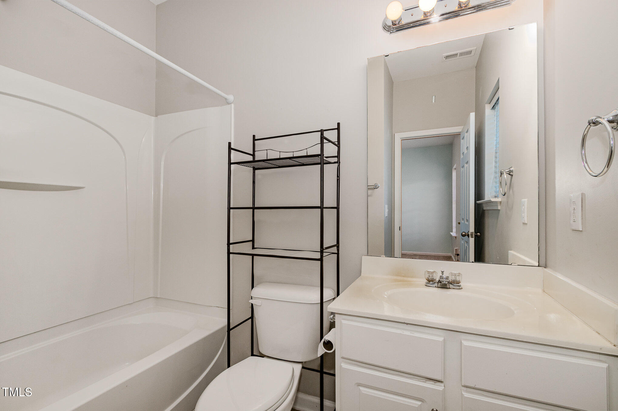 117 Gallent Hedge Trail Apex, NC 27539 - Photo 17 of 35 017_file_415