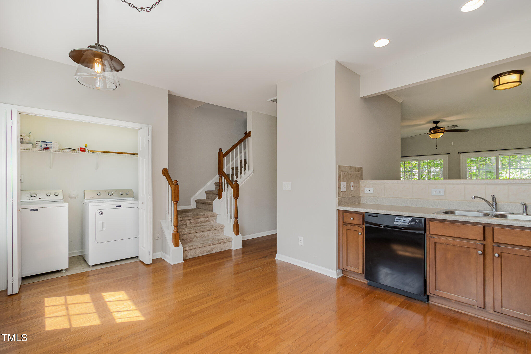 117 Gallent Hedge Trail Apex, NC 27539 - Photo 4 of 35 008_file_70