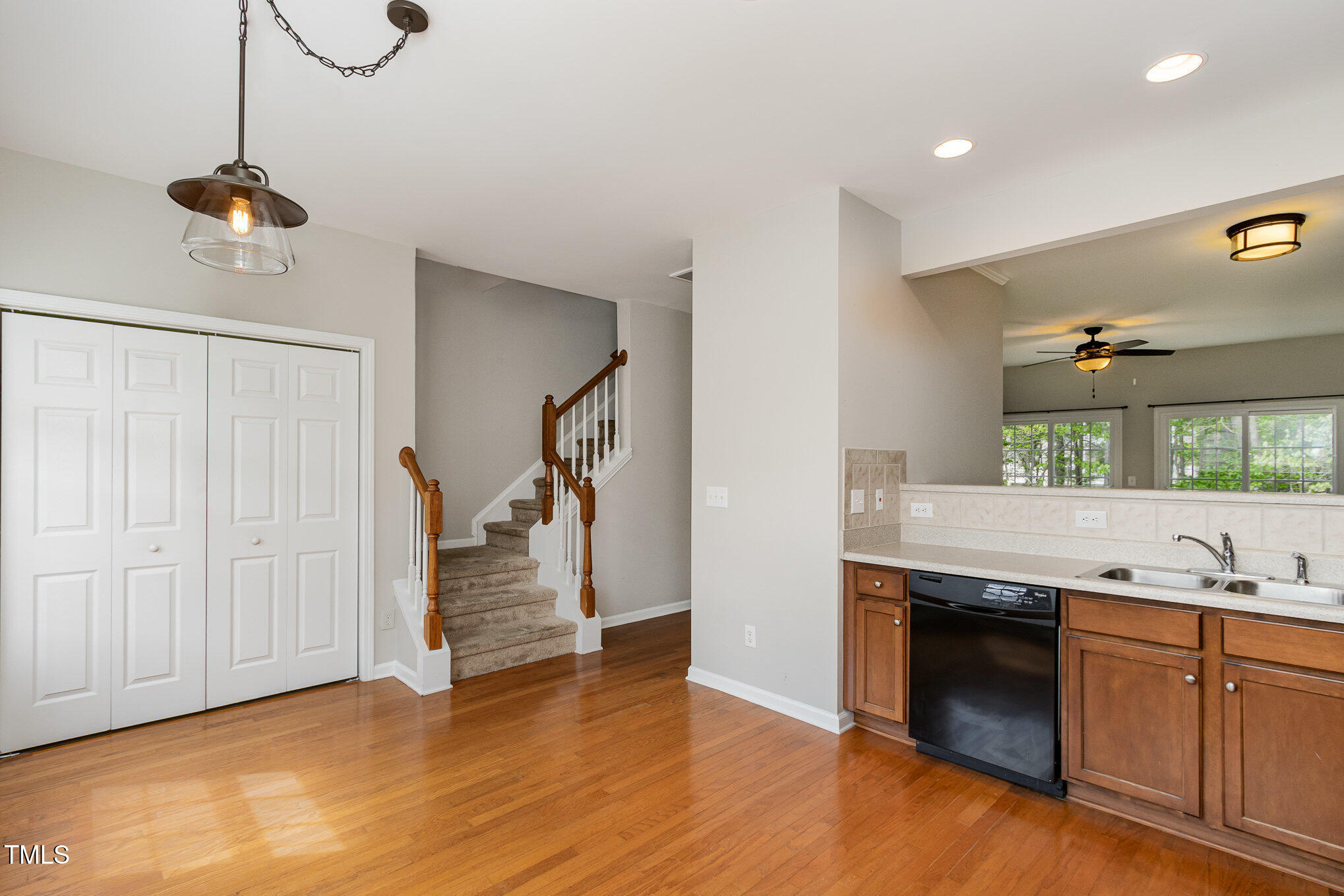 117 Gallent Hedge Trail Apex, NC 27539 - Photo 5 of 35 010_file_502