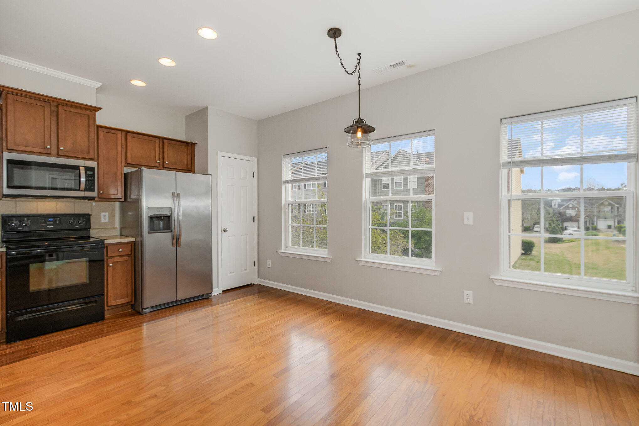 117 Gallent Hedge Trail Apex, NC 27539 - Photo 7 of 35 011_file_565