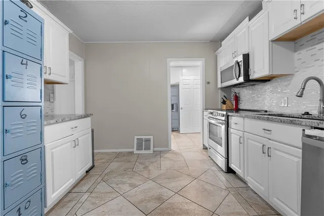 $299,000 | 340 Bales Avenue, Kansas City, MO 64124