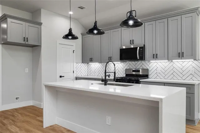 $2,550 | 14203 Sandalfoot Street, Houston, TX 77095