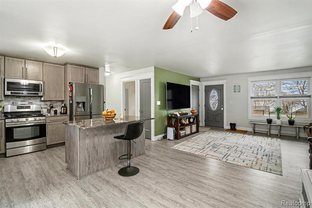 6561 Bennett Lake Road Fenton, MI 48430 - Photo 3 of 29 Gallery Image 3