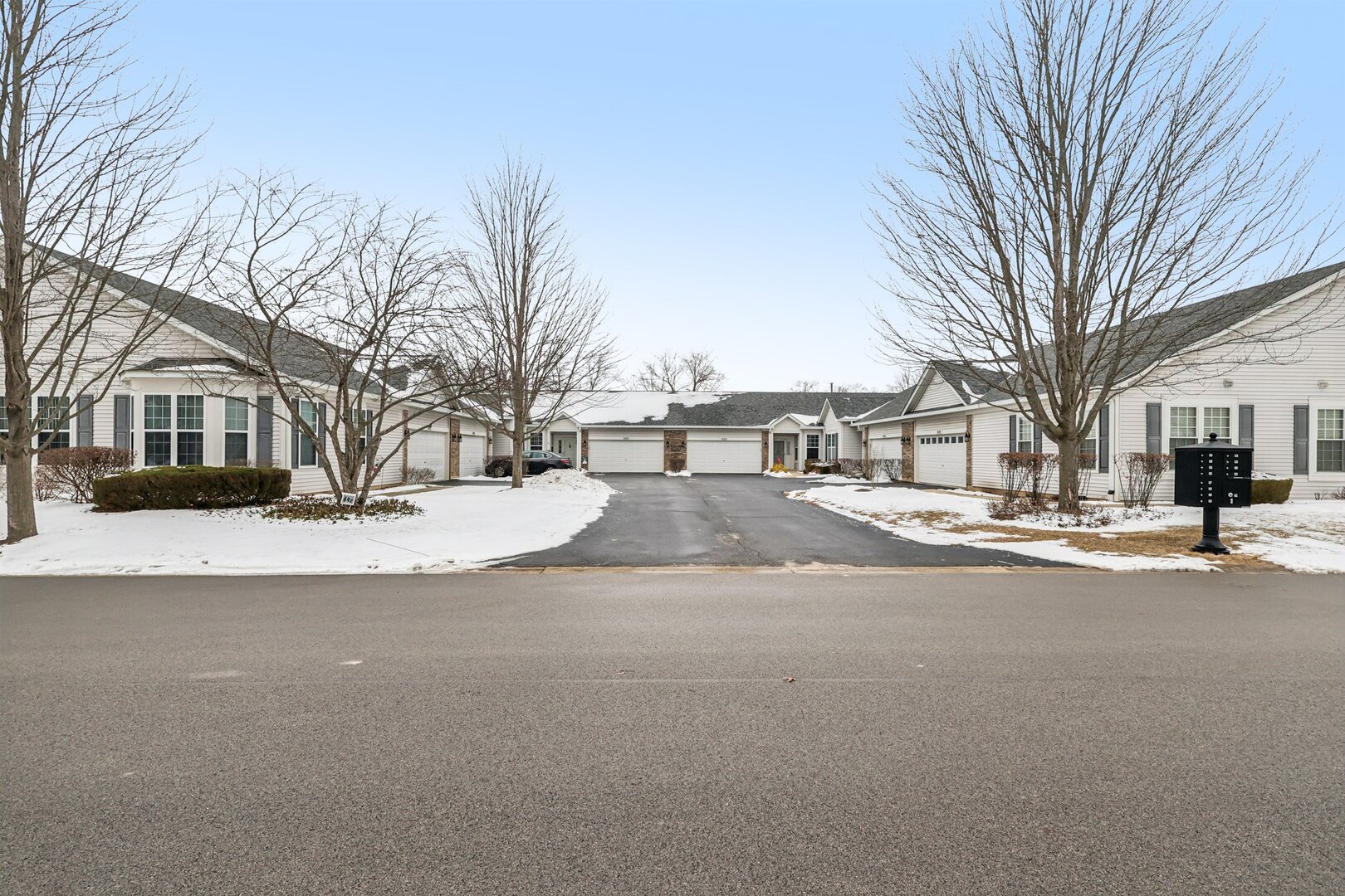 688 Cadillac Circle Romeoville, IL 60446 - Photo 23 of 45