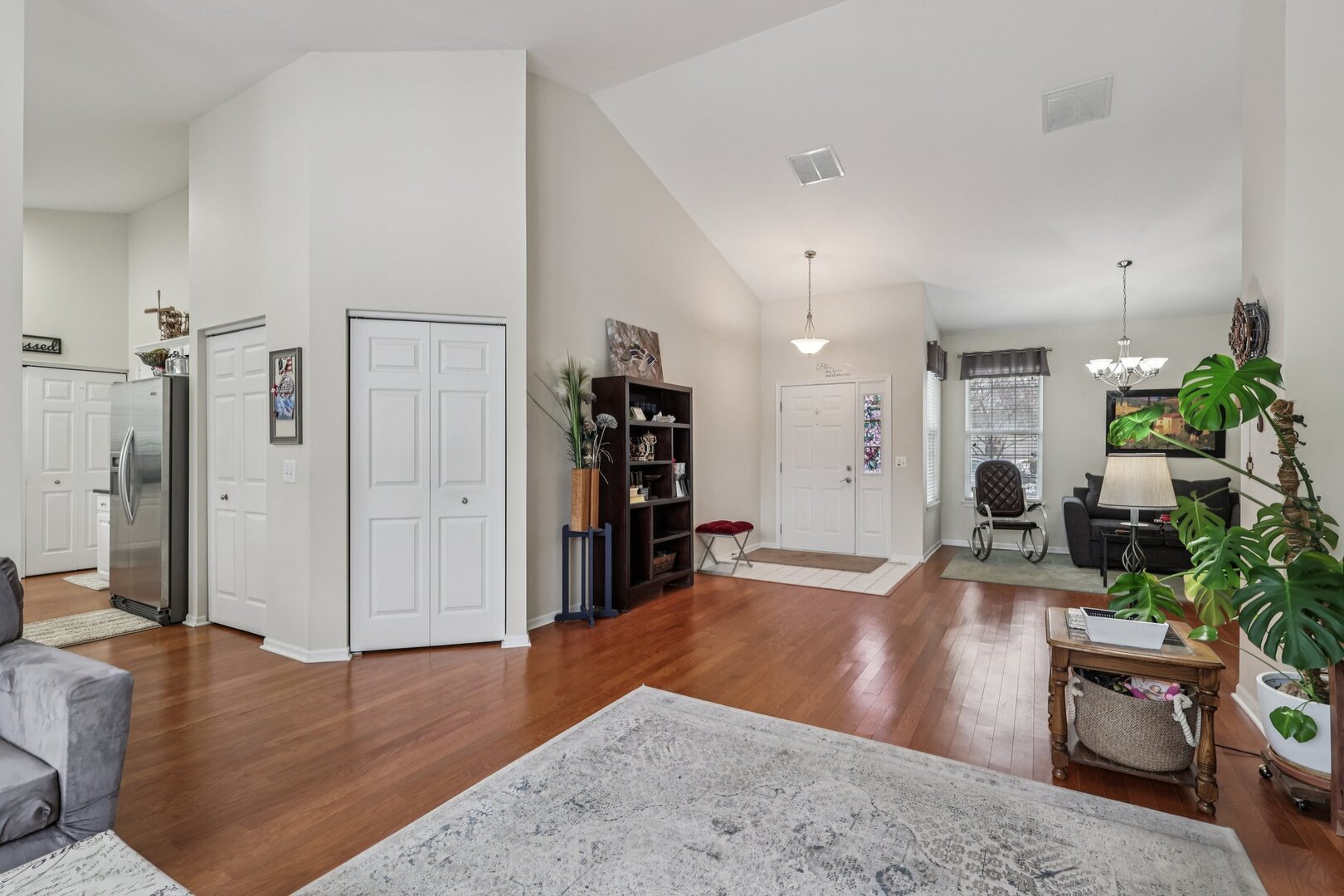 688 Cadillac Circle Romeoville, IL 60446 - Photo 10 of 45