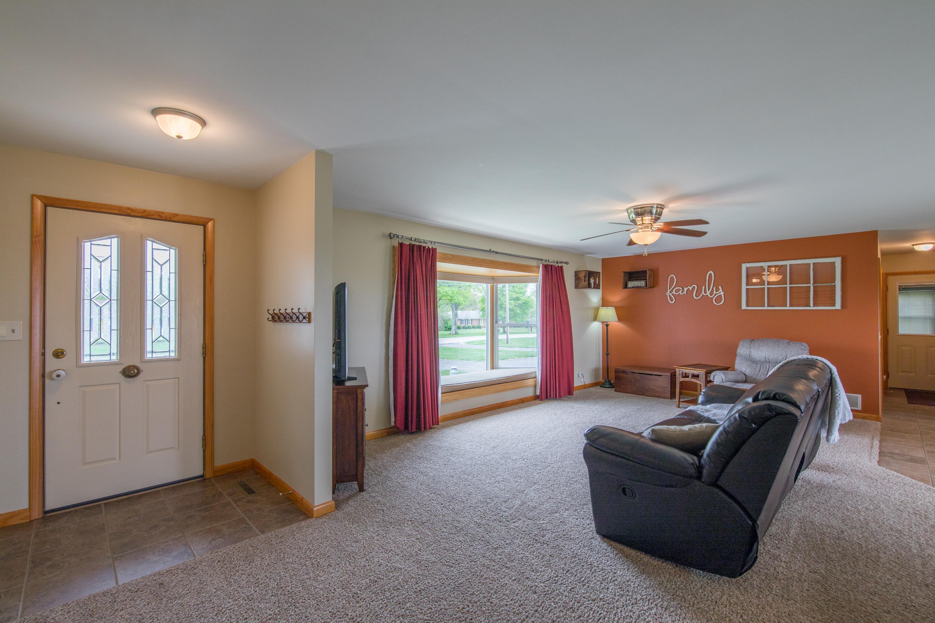 1950 Gardner Road Galloway, OH 43119 - Photo 6 of 61 Gallery Image 6