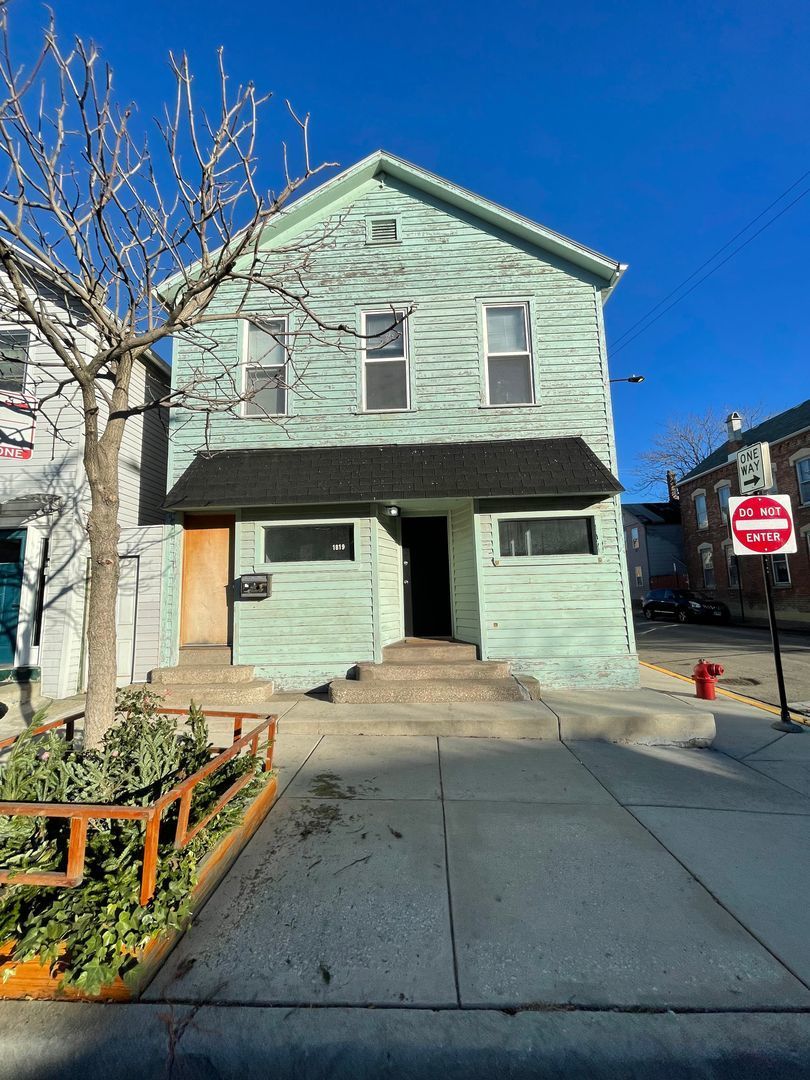 1819 South May Street, Unit 1R Chicago, IL 60608 - Photo 1 of 4