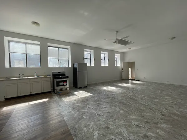 $1,495 | 1819 South May Street, Unit 1R, Chicago, IL 60608