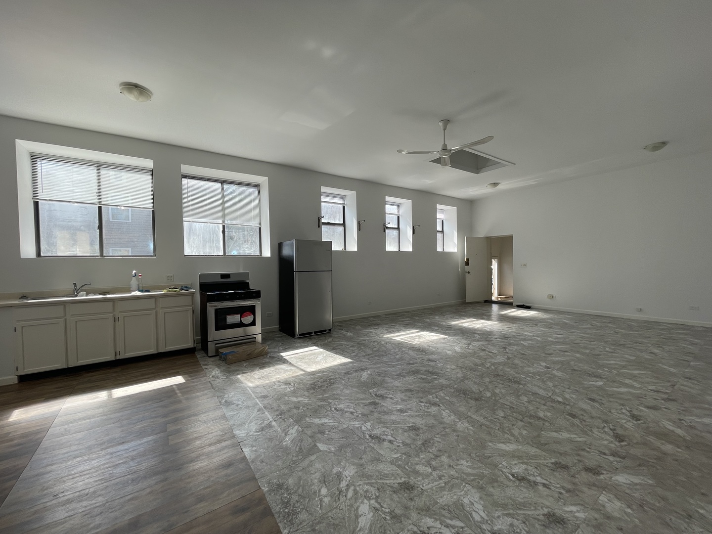 1819 South May Street, Unit 1R Chicago, IL 60608 - Photo 2 of 4