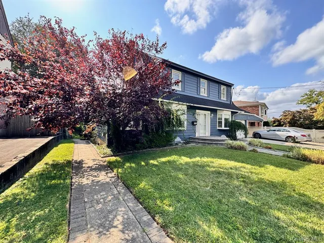 $1,538,000 | 47-34 Glenwood Street | Little Neck