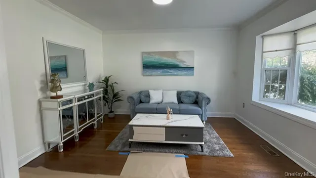 $1,538,000 | 47-34 Glenwood Street | Little Neck