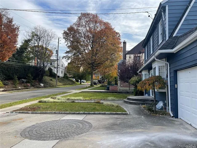 $1,538,000 | 47-34 Glenwood Street | Little Neck