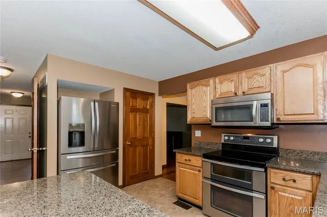 $424,900 | 2703 Cabin Creek Court, Edwardsville, IL 62025