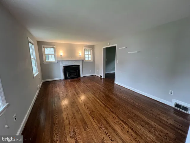 $3,950 | 5140 15th Street North, Arlington, VA 22205