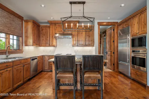 $2,685,000 | 565 Woodland Star Drive, Driggs, ID 83422