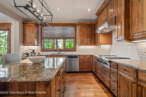 $2,685,000 | 565 Woodland Star Drive, Driggs, ID 83422