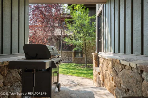 $2,685,000 | 565 Woodland Star Drive, Driggs, ID 83422