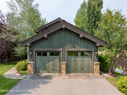 $2,685,000 | 565 Woodland Star Drive, Driggs, ID 83422
