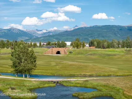 $2,685,000 | 565 Woodland Star Drive, Driggs, ID 83422