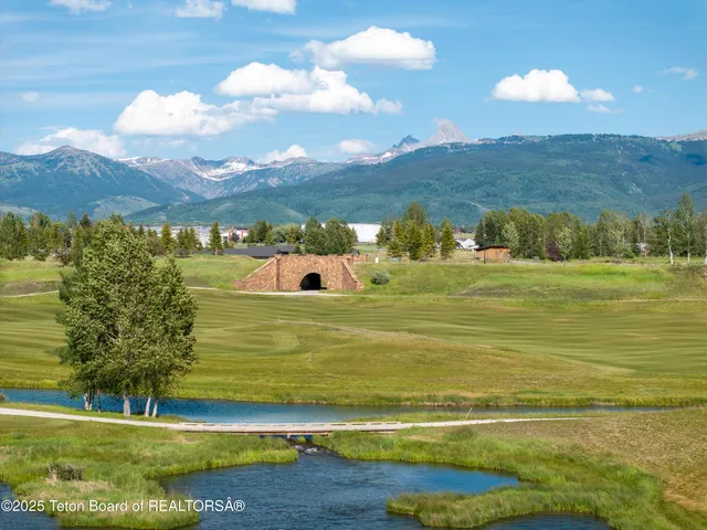 $2,685,000 | 565 Woodland Star Drive, Driggs, ID 83422