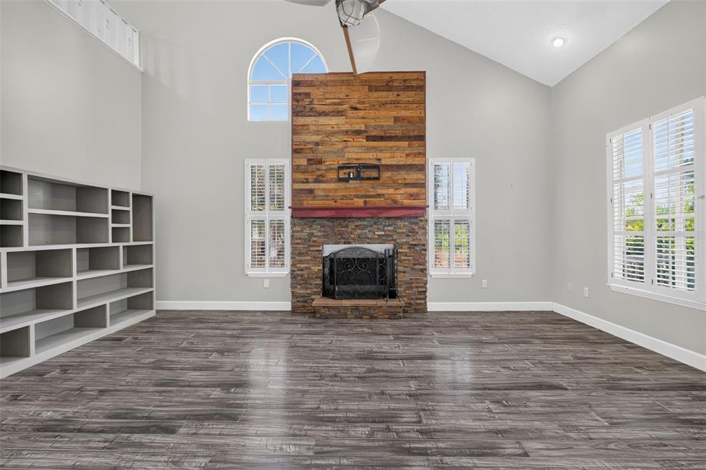 703 Riverside Drive Tarpon Springs, FL 34689 - Photo 9 of 47
