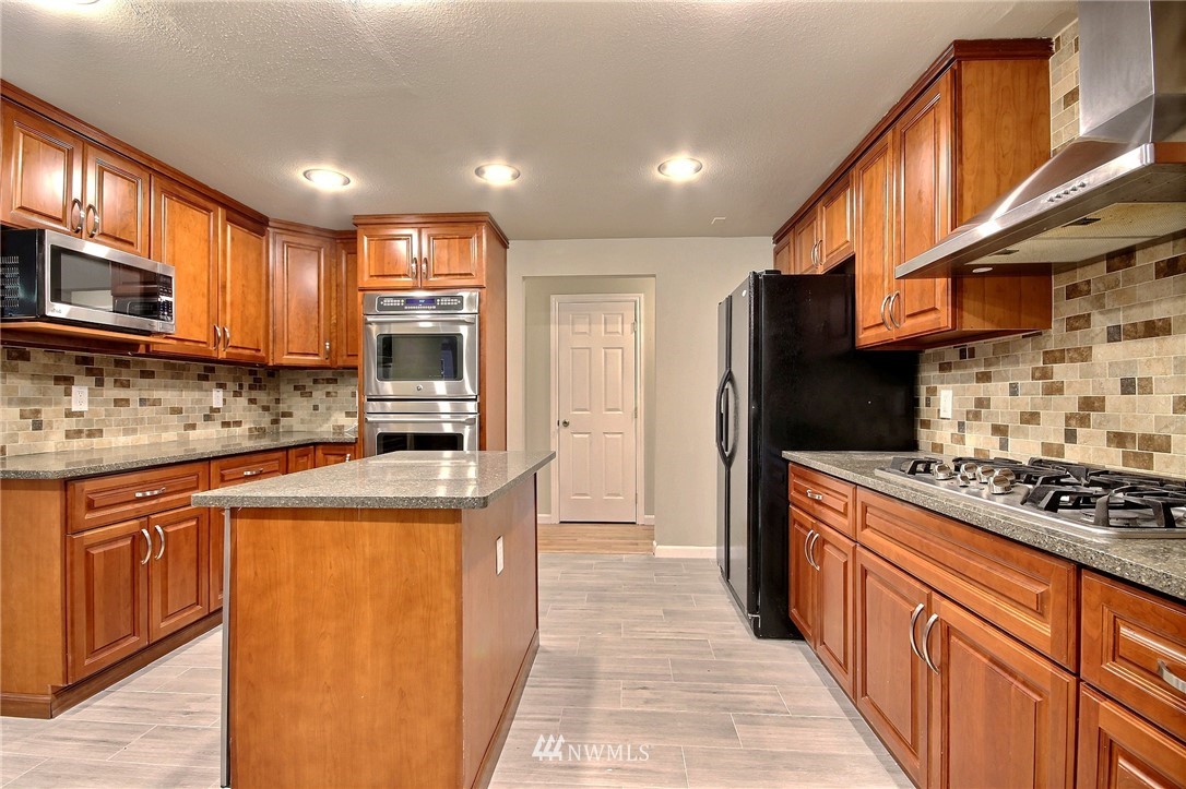 14830 Southeast 181st Street Renton, WA 98058 - Photo 7 of 25