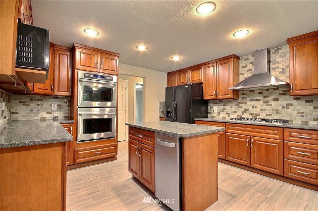 14830 Southeast 181st Street Renton, WA 98058 - Photo 9 of 25