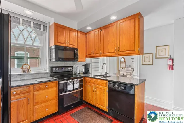 $5,000 | 1505-1509 Hamilton Street, Unit 2, Allentown, PA 18102